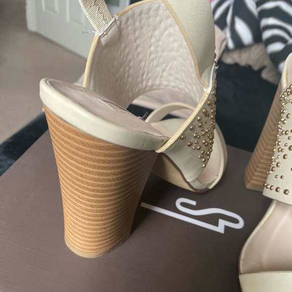 HIGH HEELS FOR SALE - Picture 2 of 4